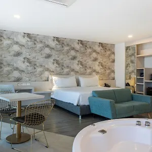 Black Tower Premium Bogota